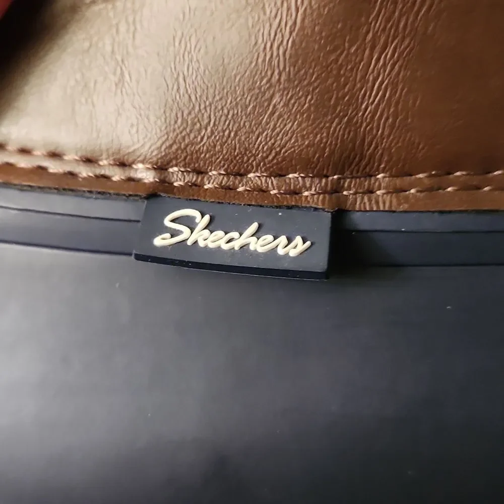 Skechers pre owned